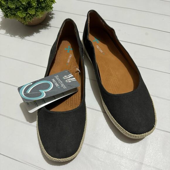 Baretraps NWT Posture Slip‎ On Flats Shoes Women’s Size 9 - Picture 1 of 8